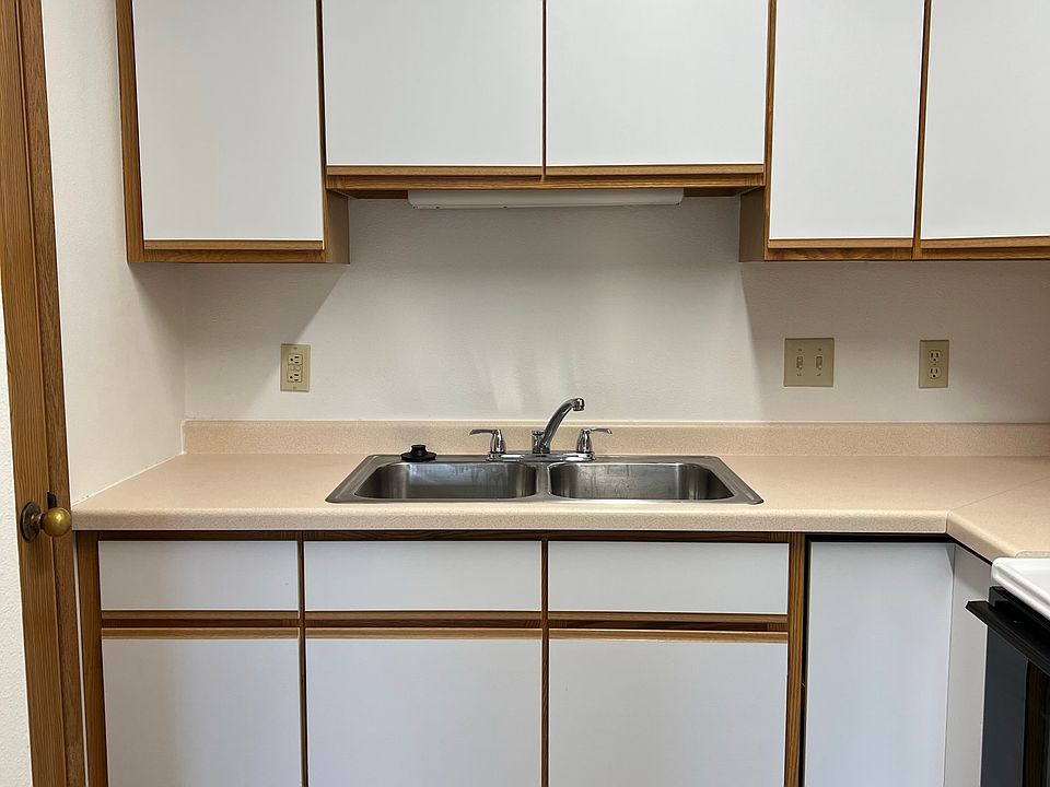 1st image of 912 6th St S #10731365