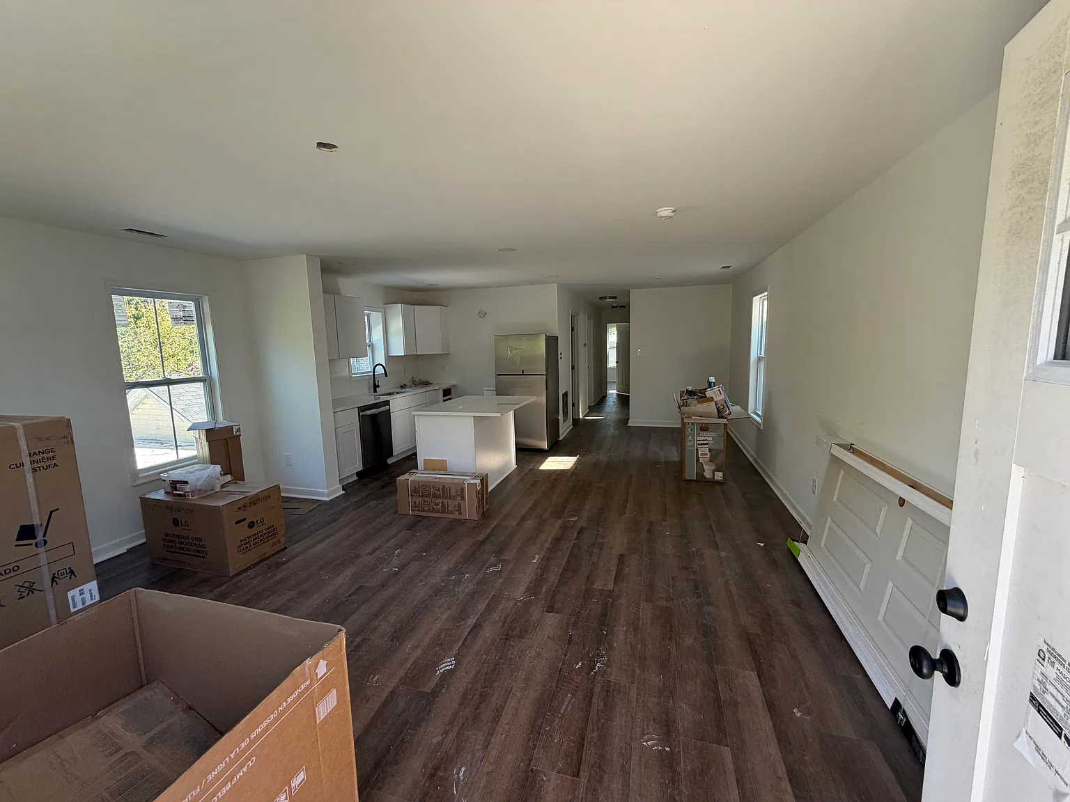 2 bed, 1010 sqft, $2,100 — Photo 2