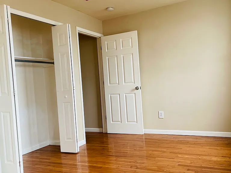 1520 Moore St #1F — Photo 2