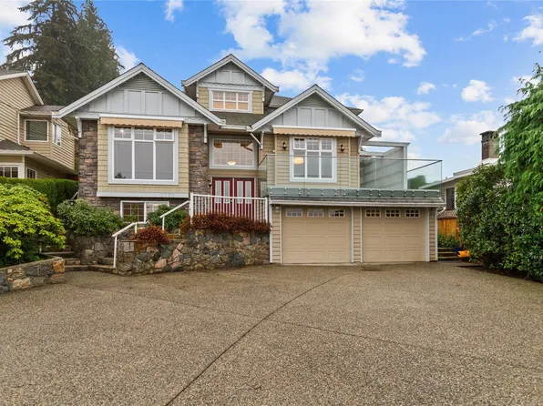 3782 Lonsdale Ave, North Vancouver, BC V7N 3K6