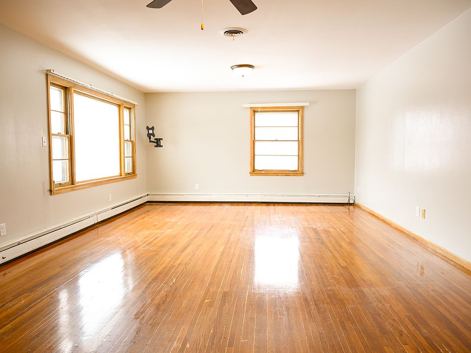 1st image of 308 E Avenue F