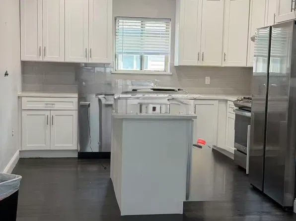 184 Bancroft Ave #3, Staten Island, NY 10306