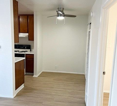 3rd image of 6624 Sylmar Ave APT 11