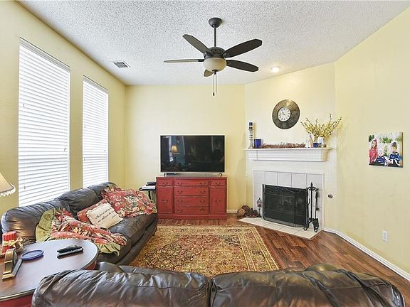 4th image of 1510 Shadow Crest Dr