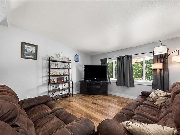 5th image of 482 McCammon Dr