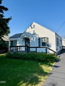 1808 Summers Ln, Klamath Falls, OR, 97603