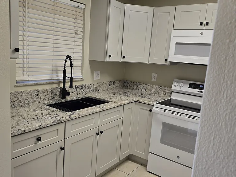 2997 SE Indian St #2997 — Photo 1