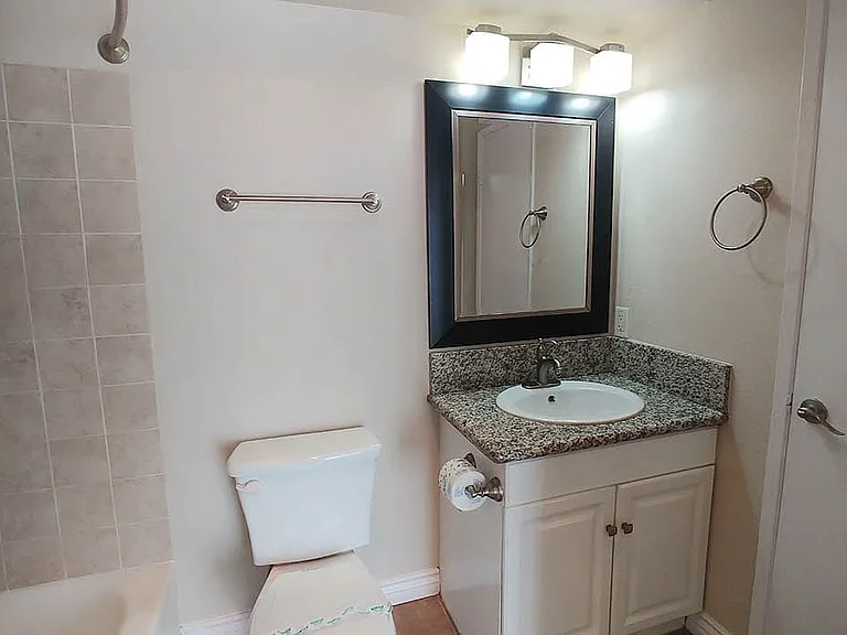 Villa De Adel Apts — Photo 123