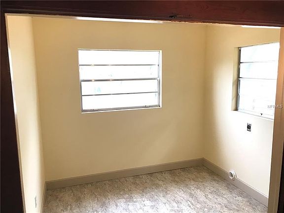5th image of 4029 Walnut Ave