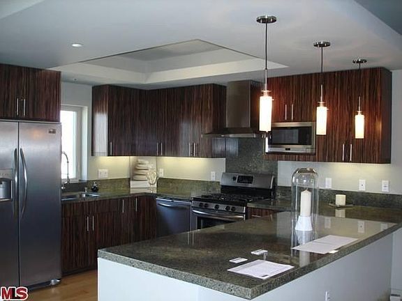 4th image of 1529 S Westgate Ave Unit 302
