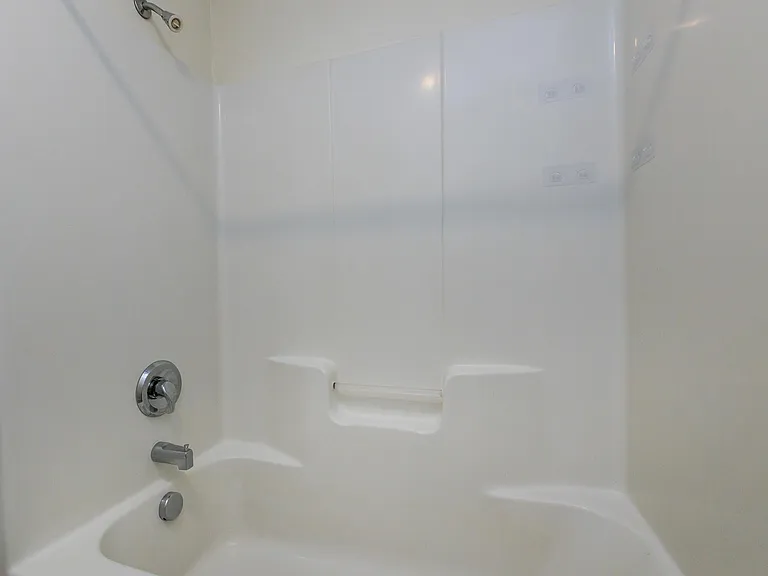 Baytree Condominiums — Photo 32