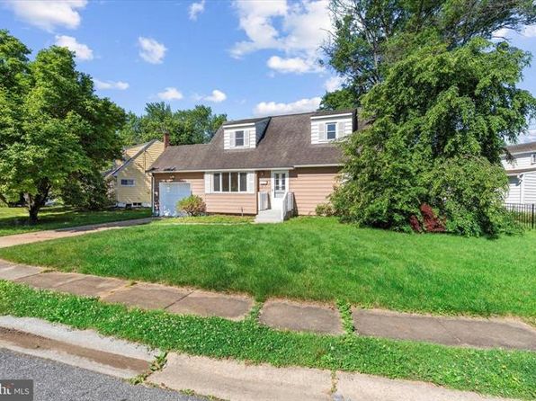 2 Phelps Ln