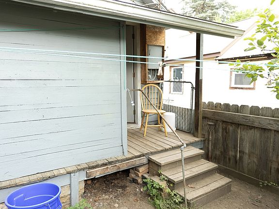 4th image of 409 W Walnut St