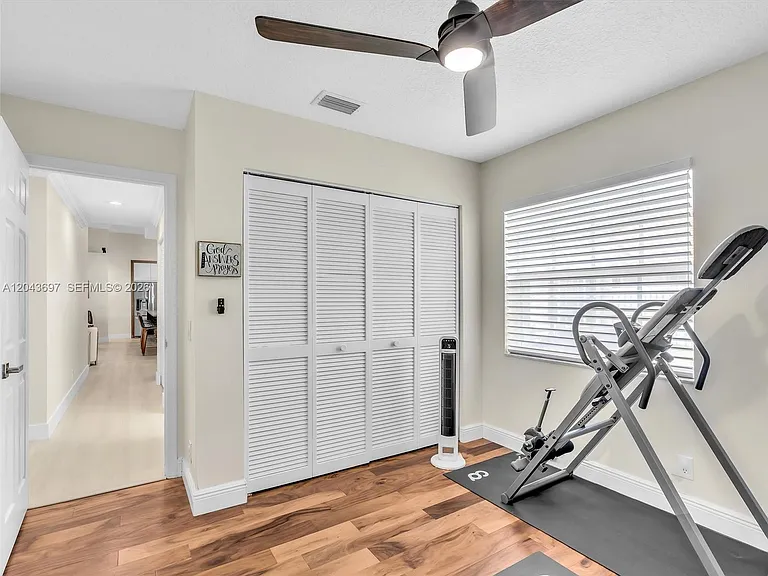639 Verona Pl — Photo 60