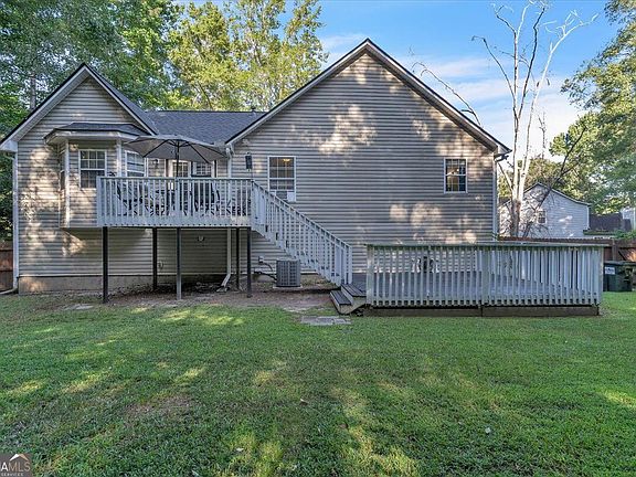 4th image of 321 Four Oaks Dr