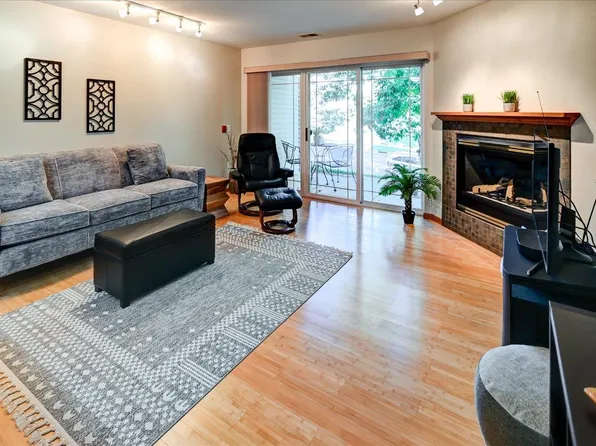 5571 Bantry Ln APT 3, Madison, WI 53711
