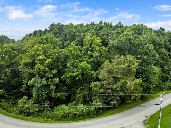 Riverbluff Rd, Radford, VA 24141