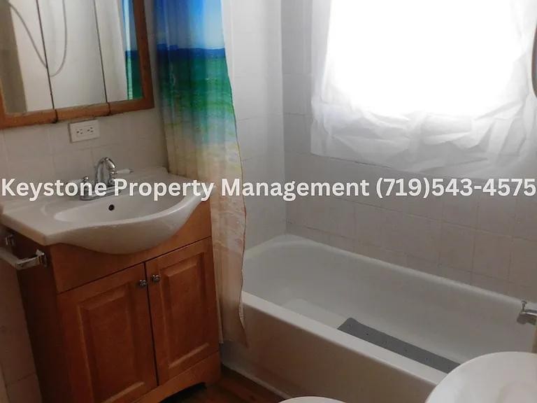 1233 Berkley Ave — Photo 12