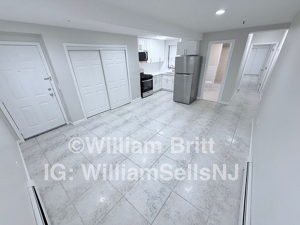 Living/Dining Room Area