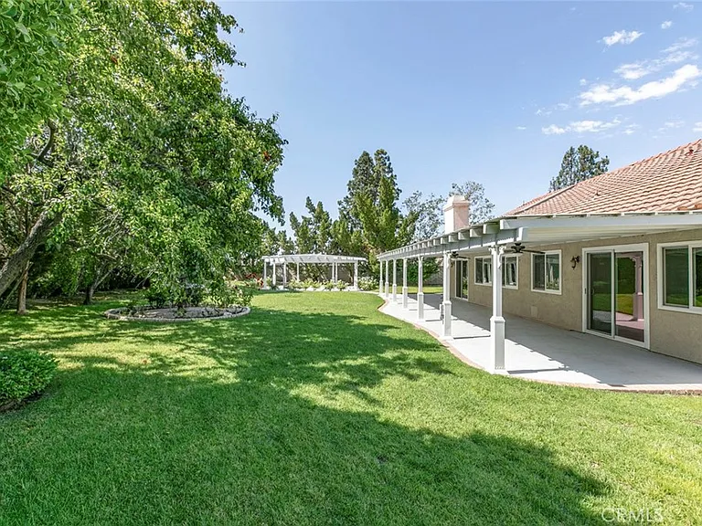 10928 Meseta Ave — Photo 29