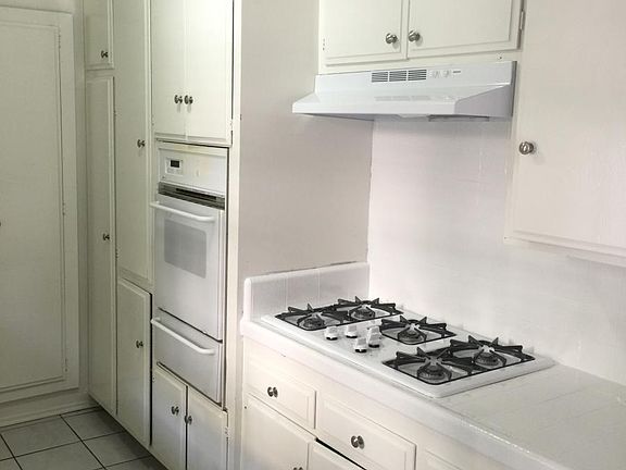 5th image of 1036 S Wooster St APT 3
