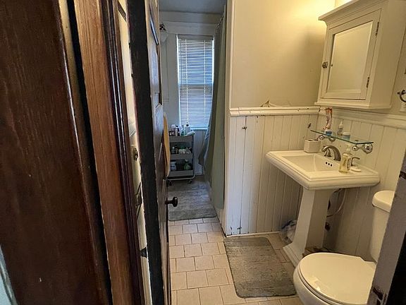 4th image of 414 E Kingsley St