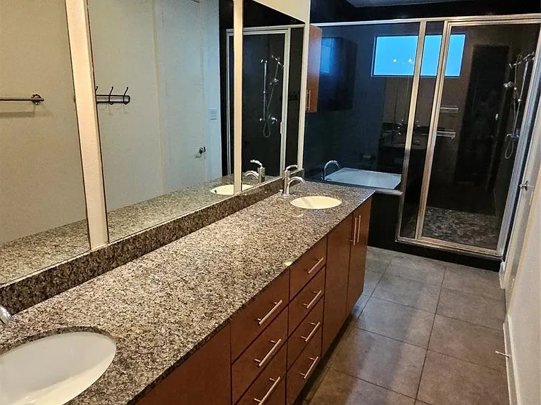 2301 Camden Dr #B — Photo 27