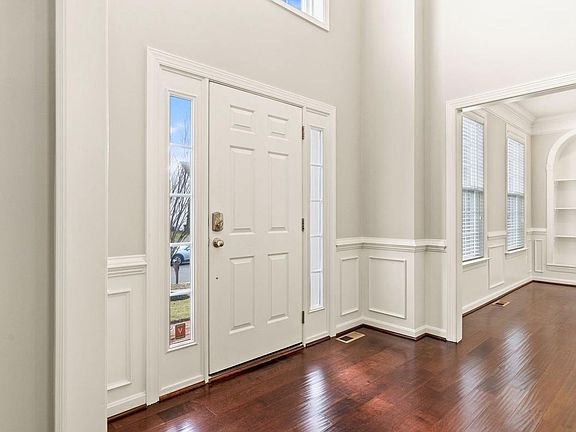 4th image of 10829 Heaven Scent Ln