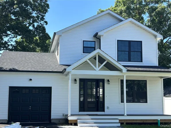 20 10th Street, Ronkonkoma, NY 11779