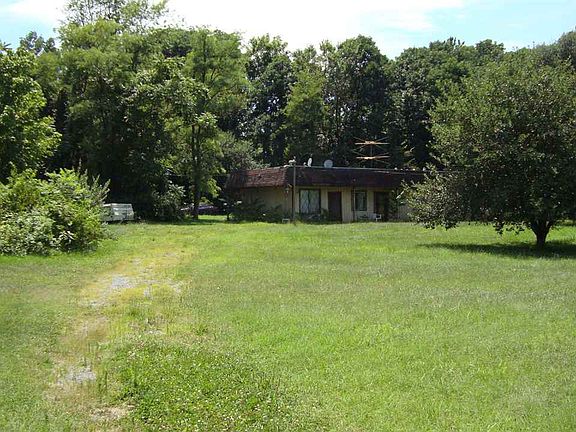 2nd image of 1416 Us Highway 211 W