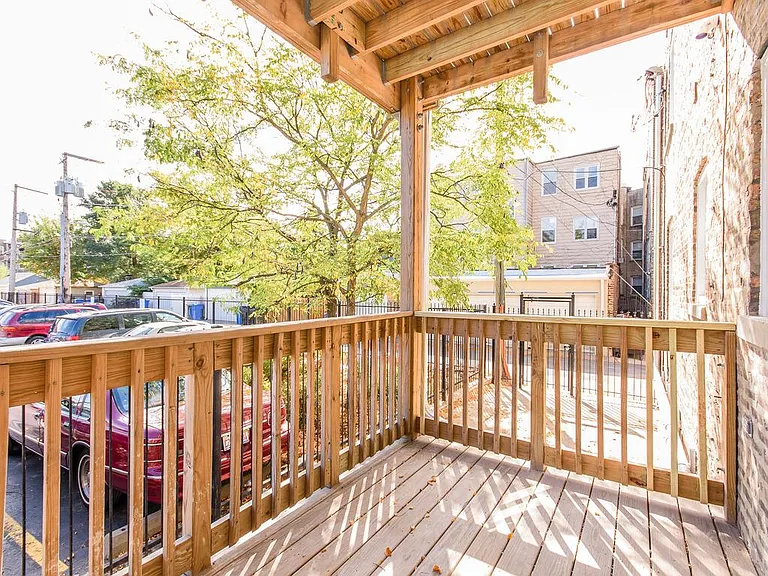 4755 N Leavitt St #2 — Photo 13