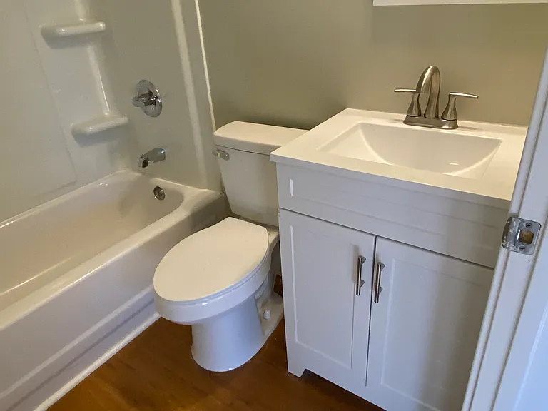 1603 Queens Way #A — Photo 3