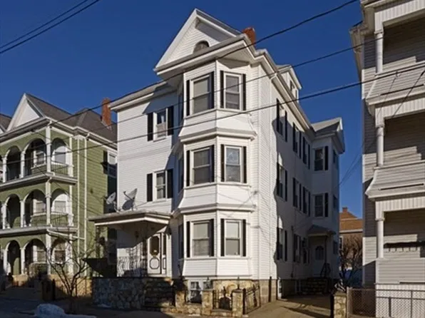 31 Sidney St, New Bedford, MA