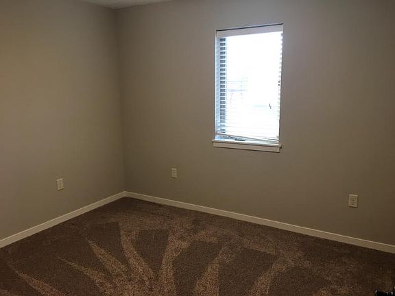 5th image of 3005 Zenith Ave #B