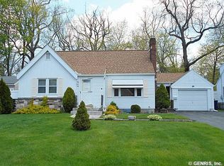 54 Woodhill Dr, Rochester, NY 14616