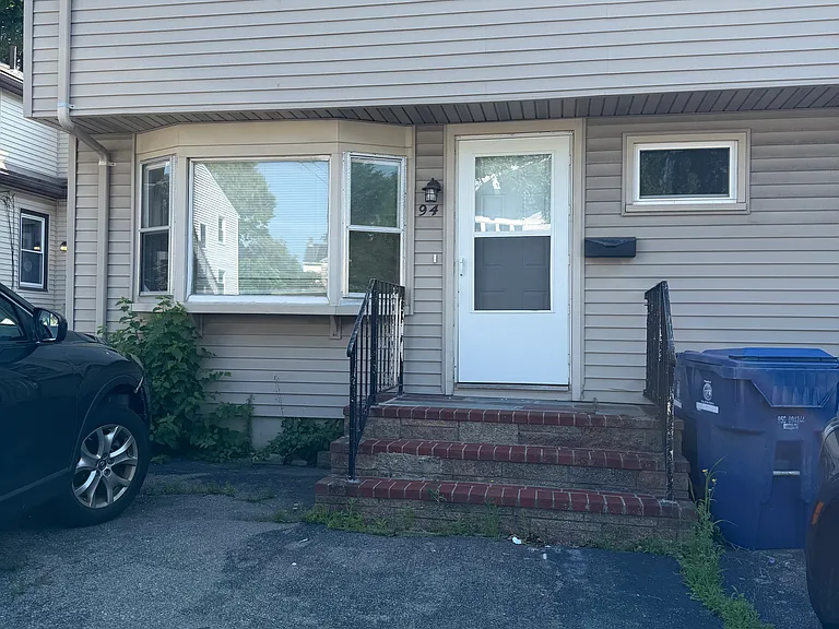 92-94 Lawrence St #1 — Photo 1
