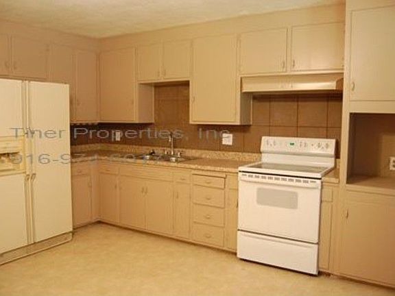 5th image of 6328 Dundee Dr #B