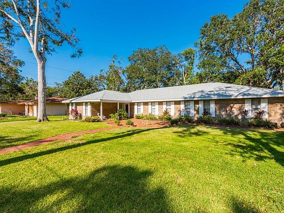2nd image of 805 Candlewood Cir
