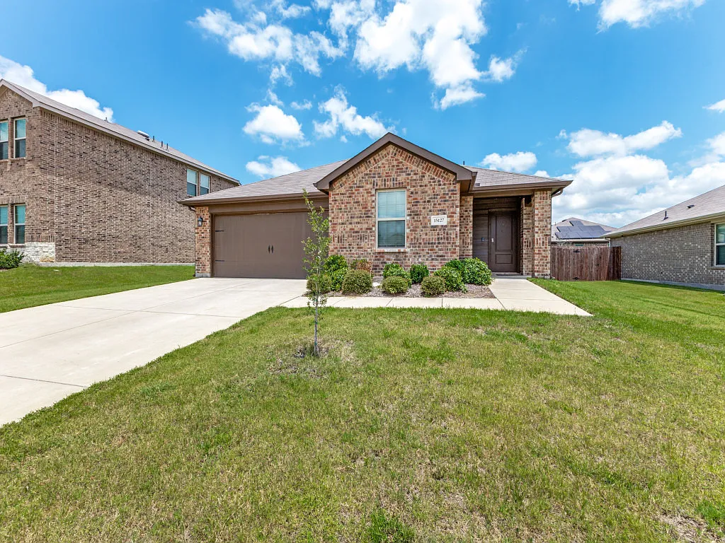 3 bed, 1608 sqft, $2,250 — Photo 3