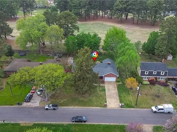 629 Meadows Dr, Virginia Beach, VA 23462