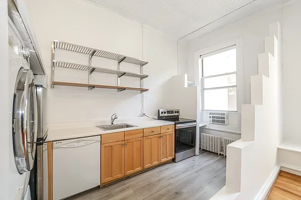 Rented by Bond New York | media 19