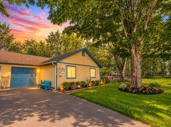 8 Seagull Lane, Howell, NJ 07731