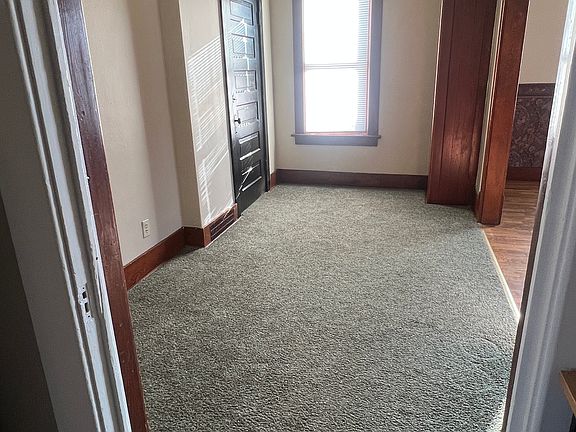 3rd image of 805 1st St W