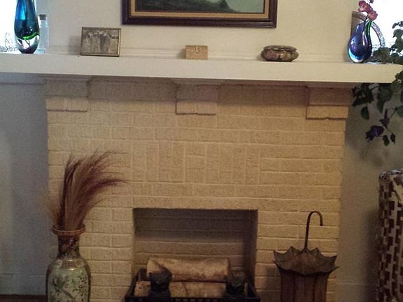 3rd image of 1555 Emmons Ave
