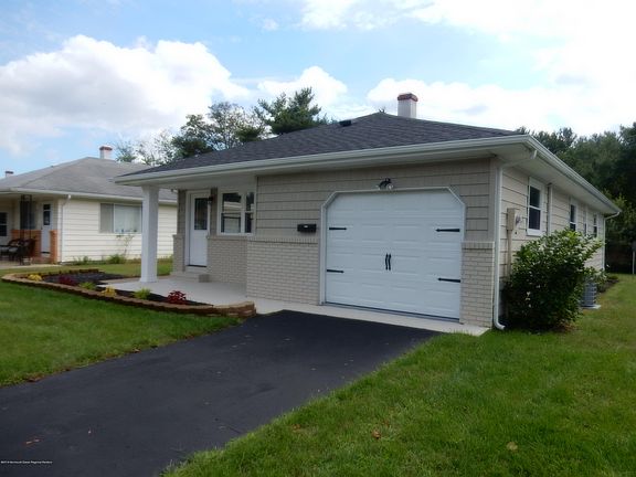 3rd image of 73 Charlotteville Dr S