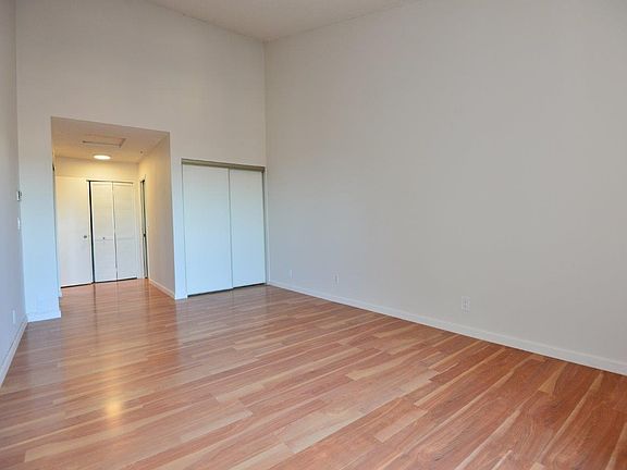 5th image of 611 Cedar Ct