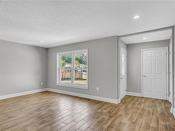 3rd image of 1330 Honeytree Ln E