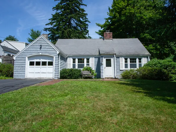 10 Fernbel Lane, West Hartford, CT 06107