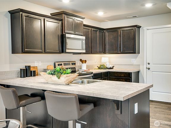 5th image of 18709 107th Avenue Ct E