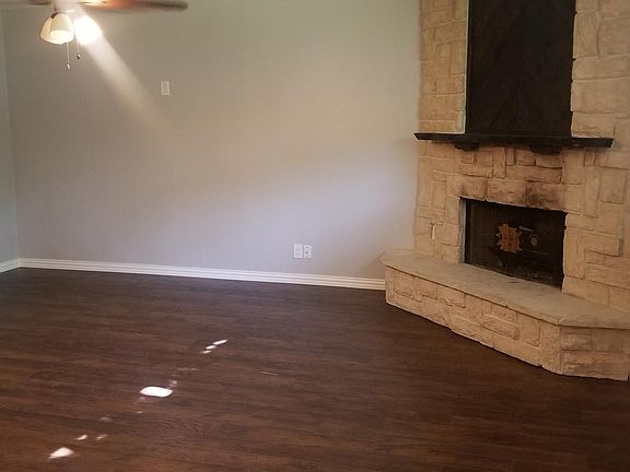 5th image of 5121 Glade St